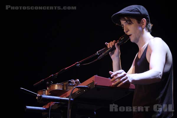 OWEN PALLETT - 2011-02-22 - PARIS - Cafe de la Danse - 